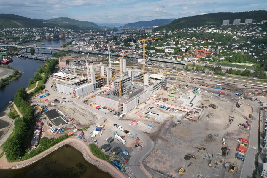 Dronebilde av byggeplass i Drammen