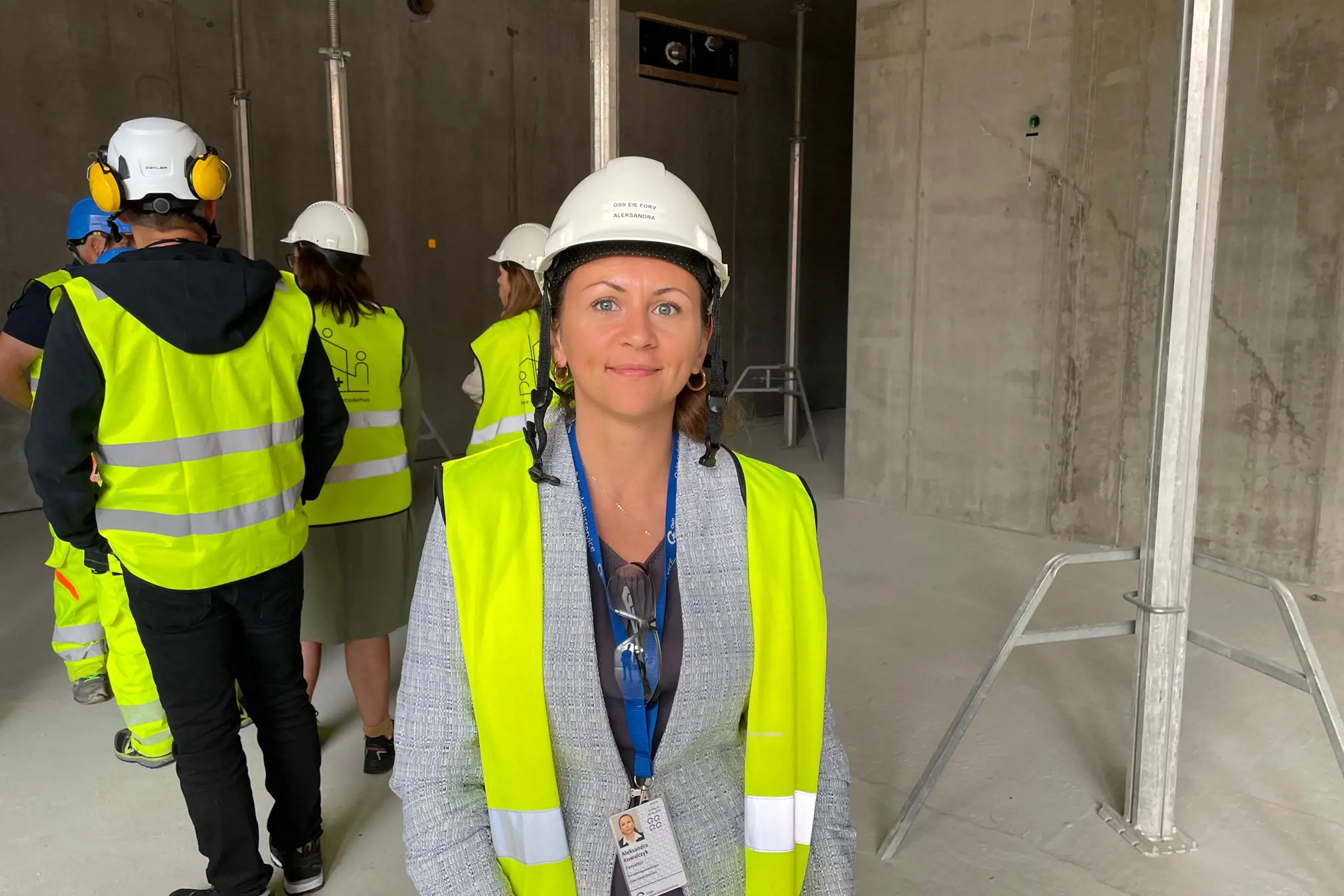 Aleksandra Kowalczyk befarer byggeplassen til nytt klinikk- og protonbygg