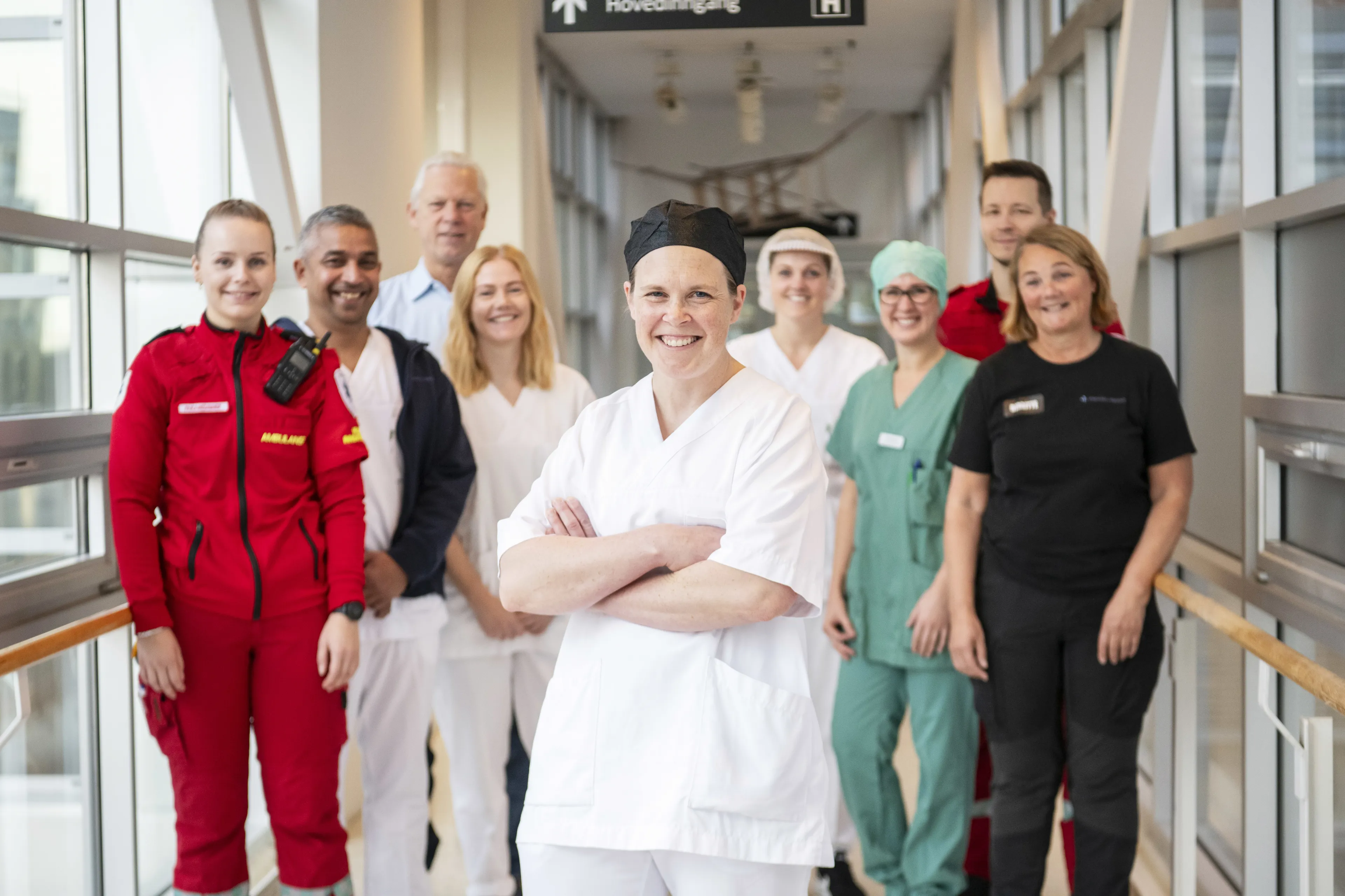 9 ansatte ved sykehus i forskjellige uniformer