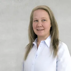 En person med langt hår