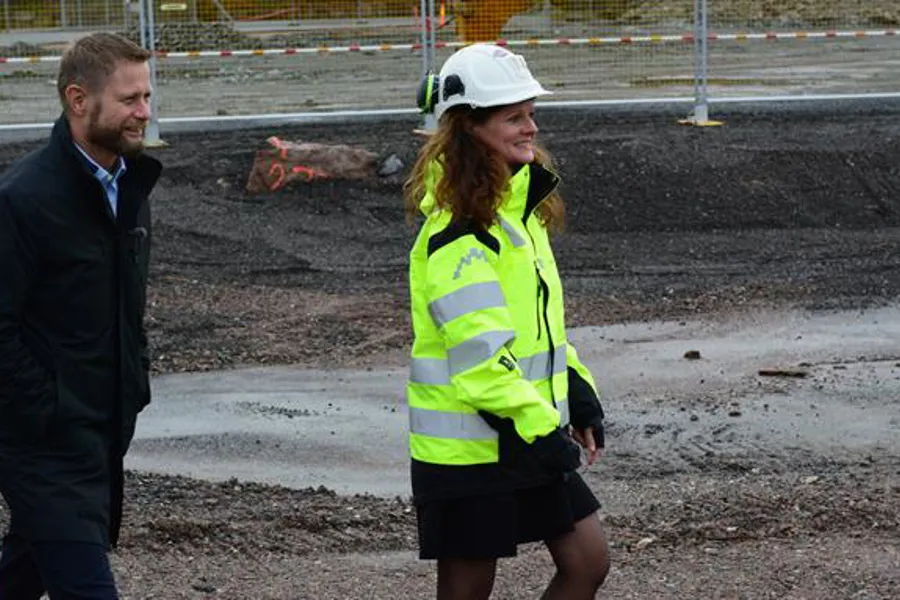 En person i gul vest