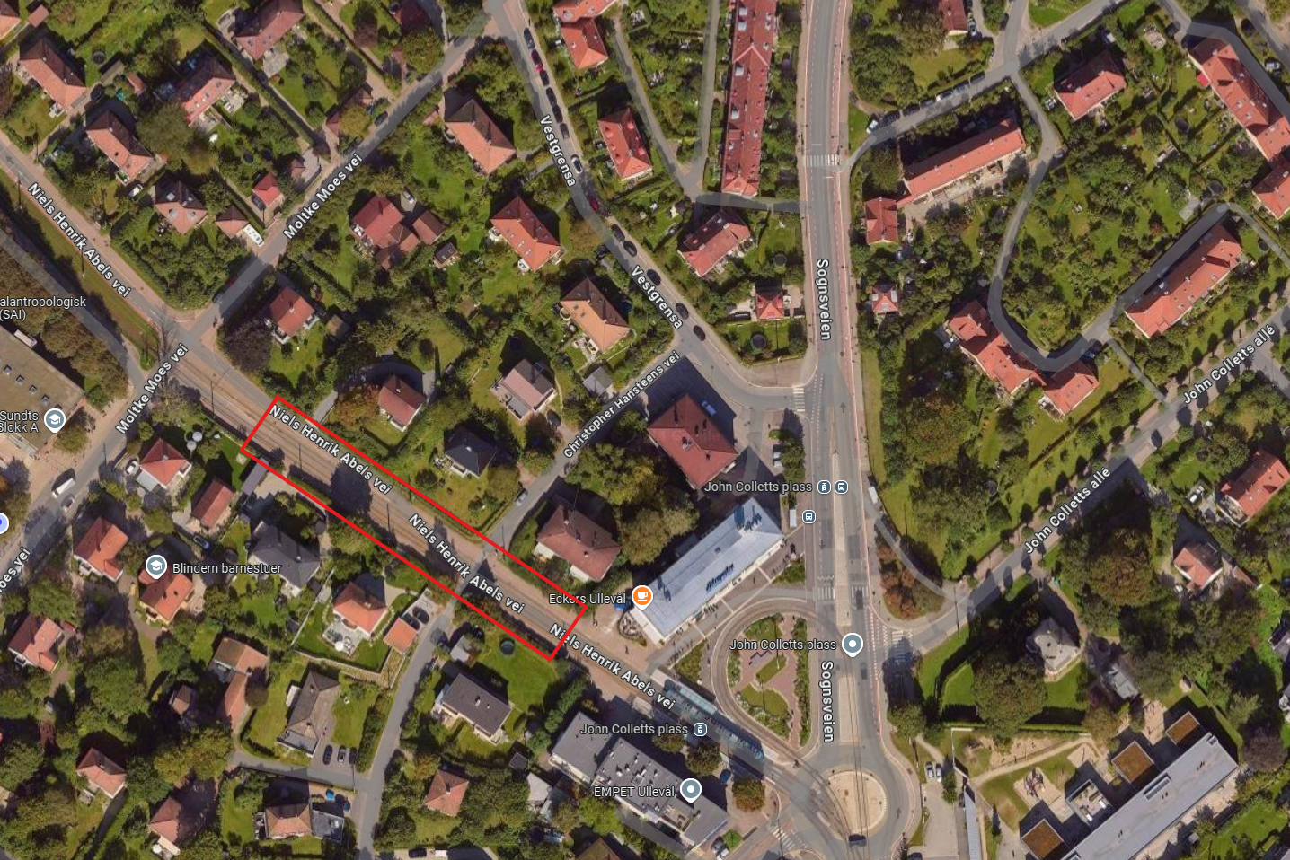 En høy vinkel av en by
